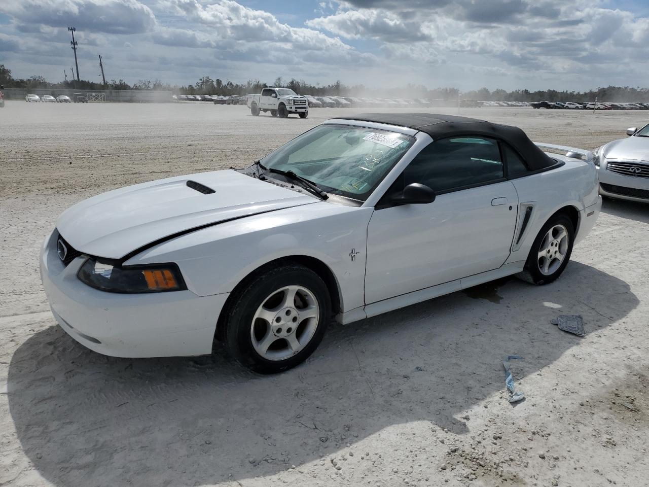 FORD MUSTANG 2001