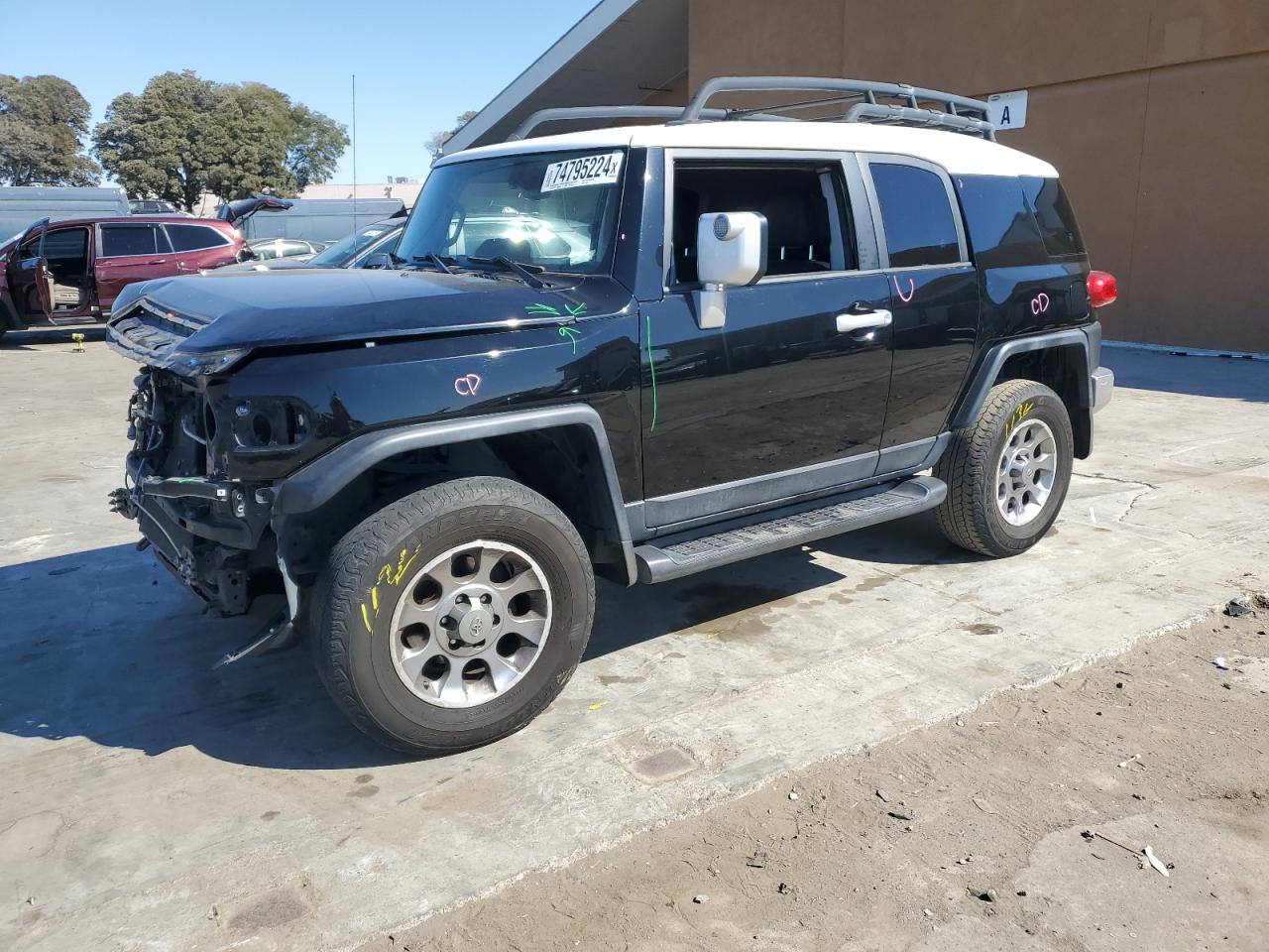 TOYOTA FJ CRUISER 2011