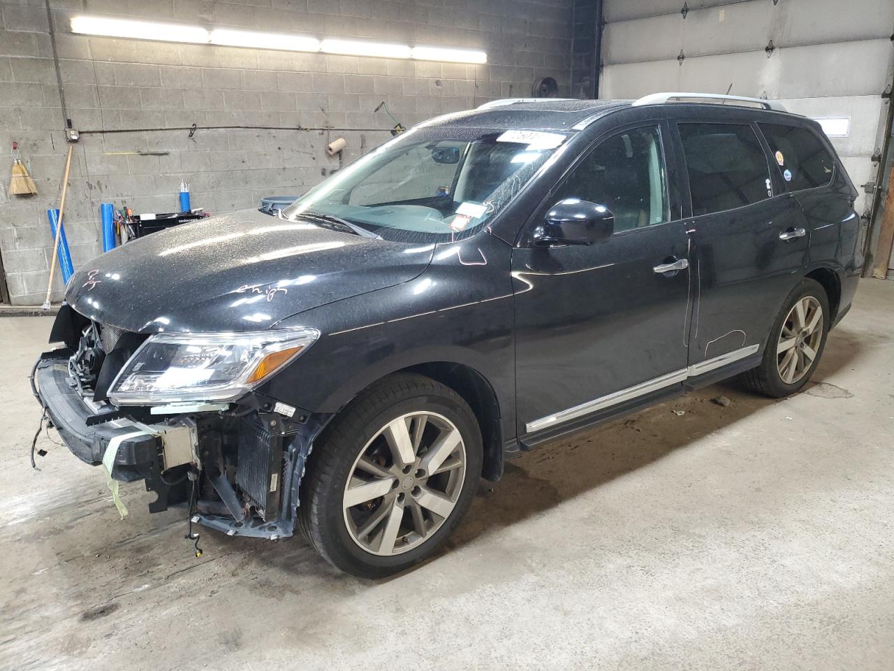 NISSAN PATHFINDER 2016