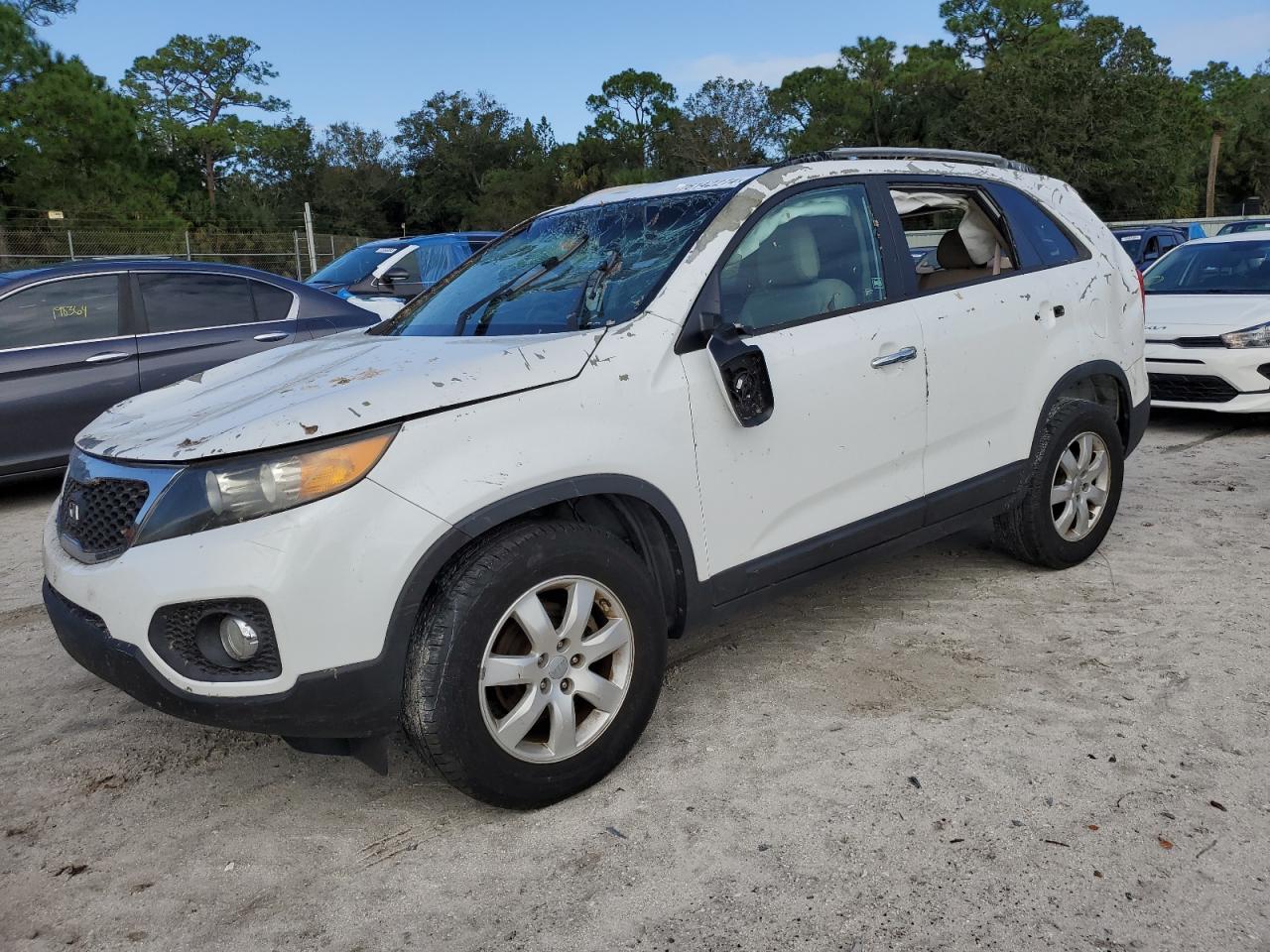 KIA SORENTO LX 2013