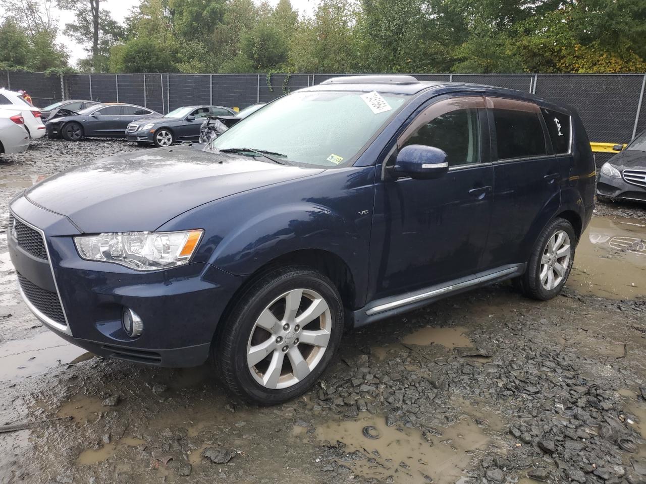 MITSUBISHI OUTLANDER 2011