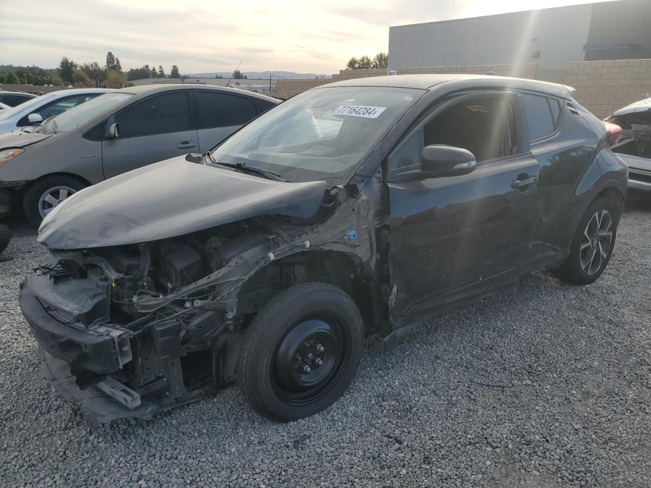TOYOTA C-HR XLE 2018