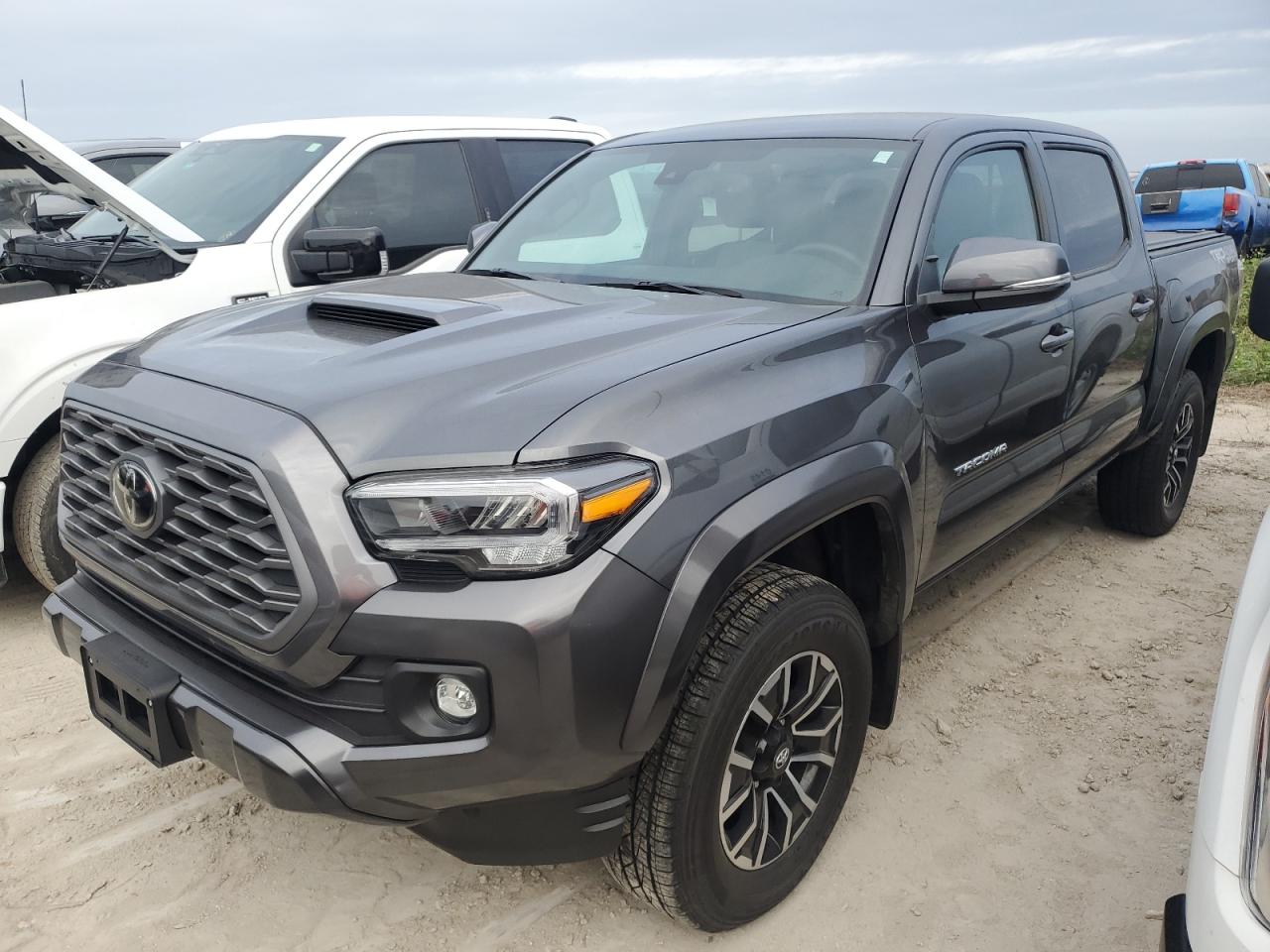 TOYOTA TACOMA DOU 2023