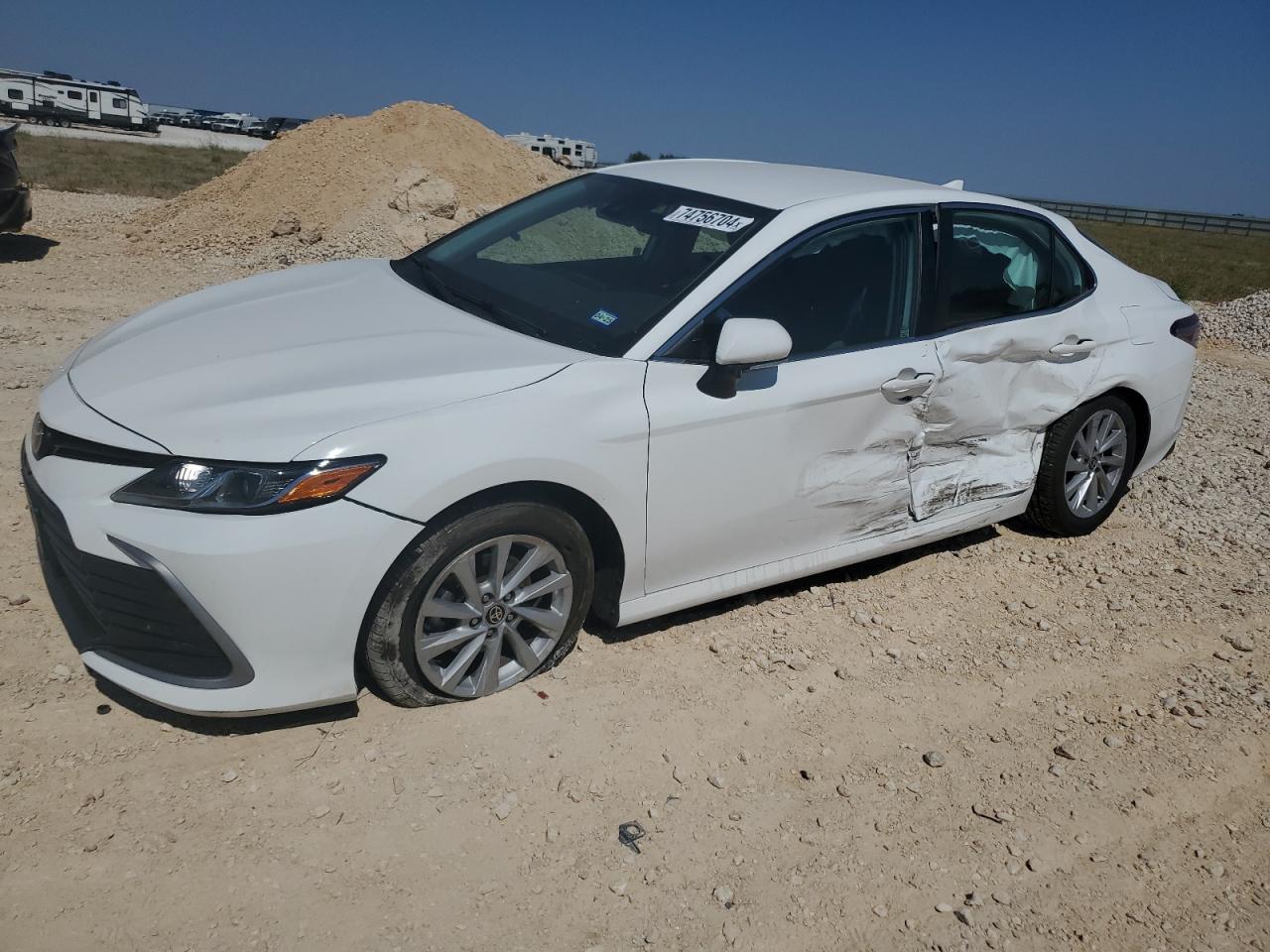 TOYOTA CAMRY LE 2021