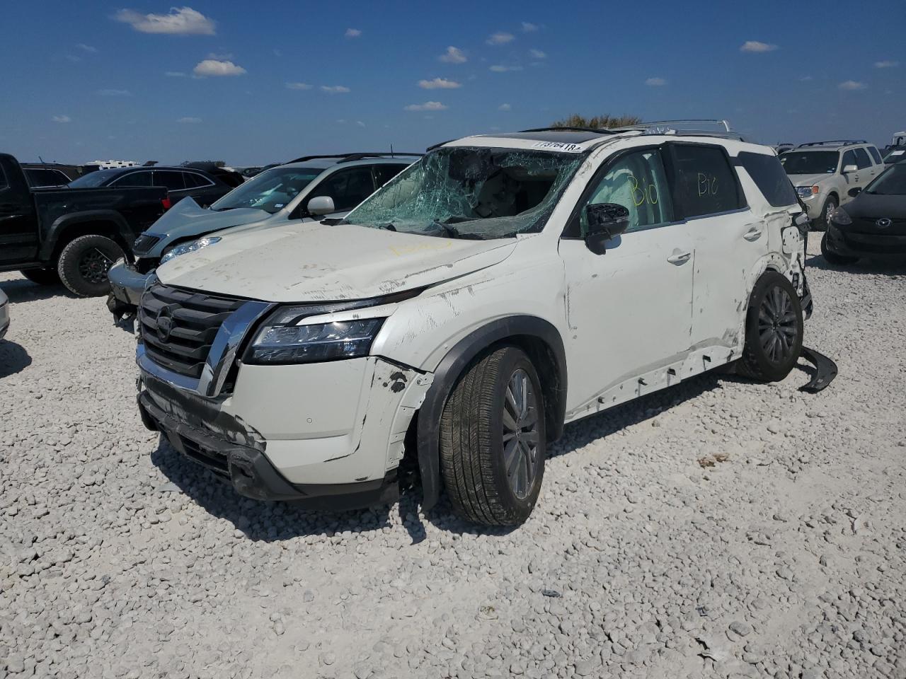 NISSAN PATHFINDER 2024