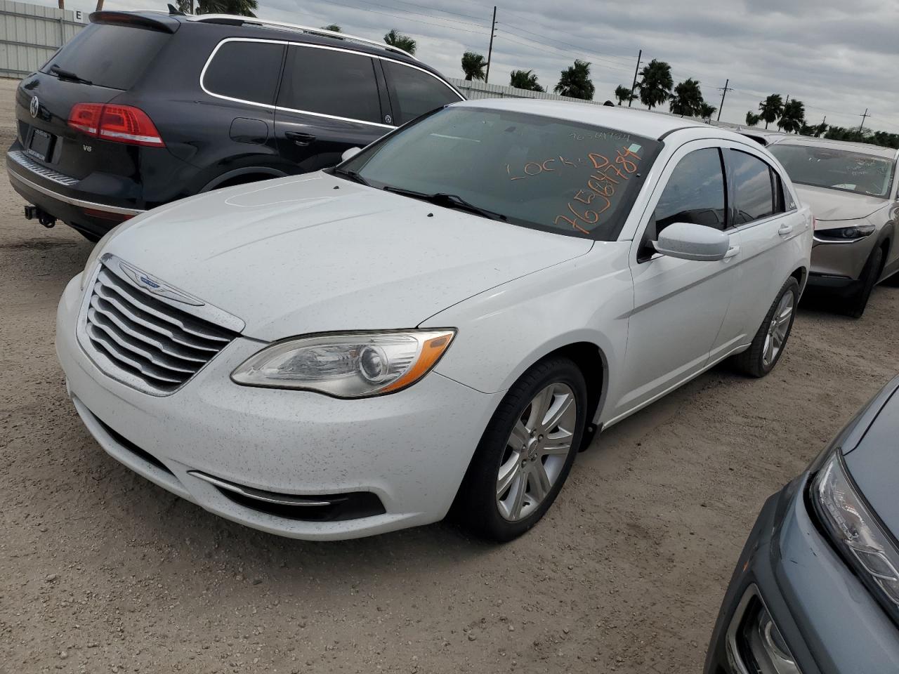 CHRYSLER 200 TOURIN 2012