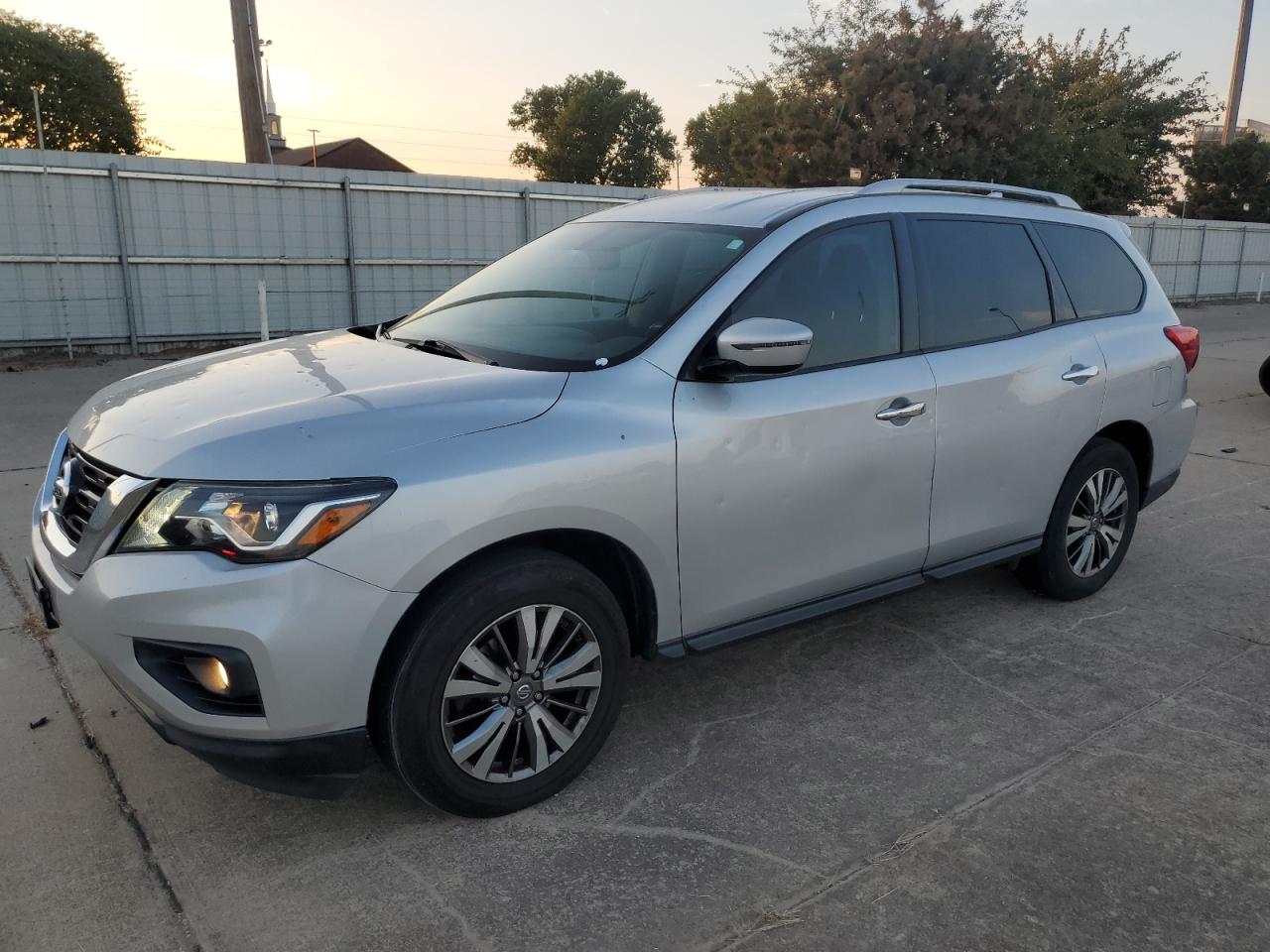 NISSAN PATHFINDER 2020