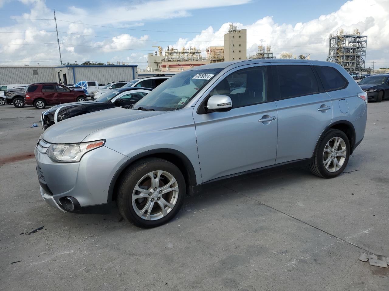 MITSUBISHI OUTLANDER 2015