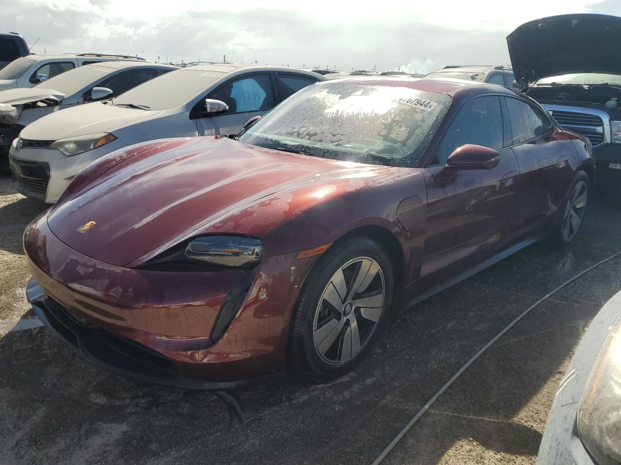 PORSCHE TAYCAN 2023