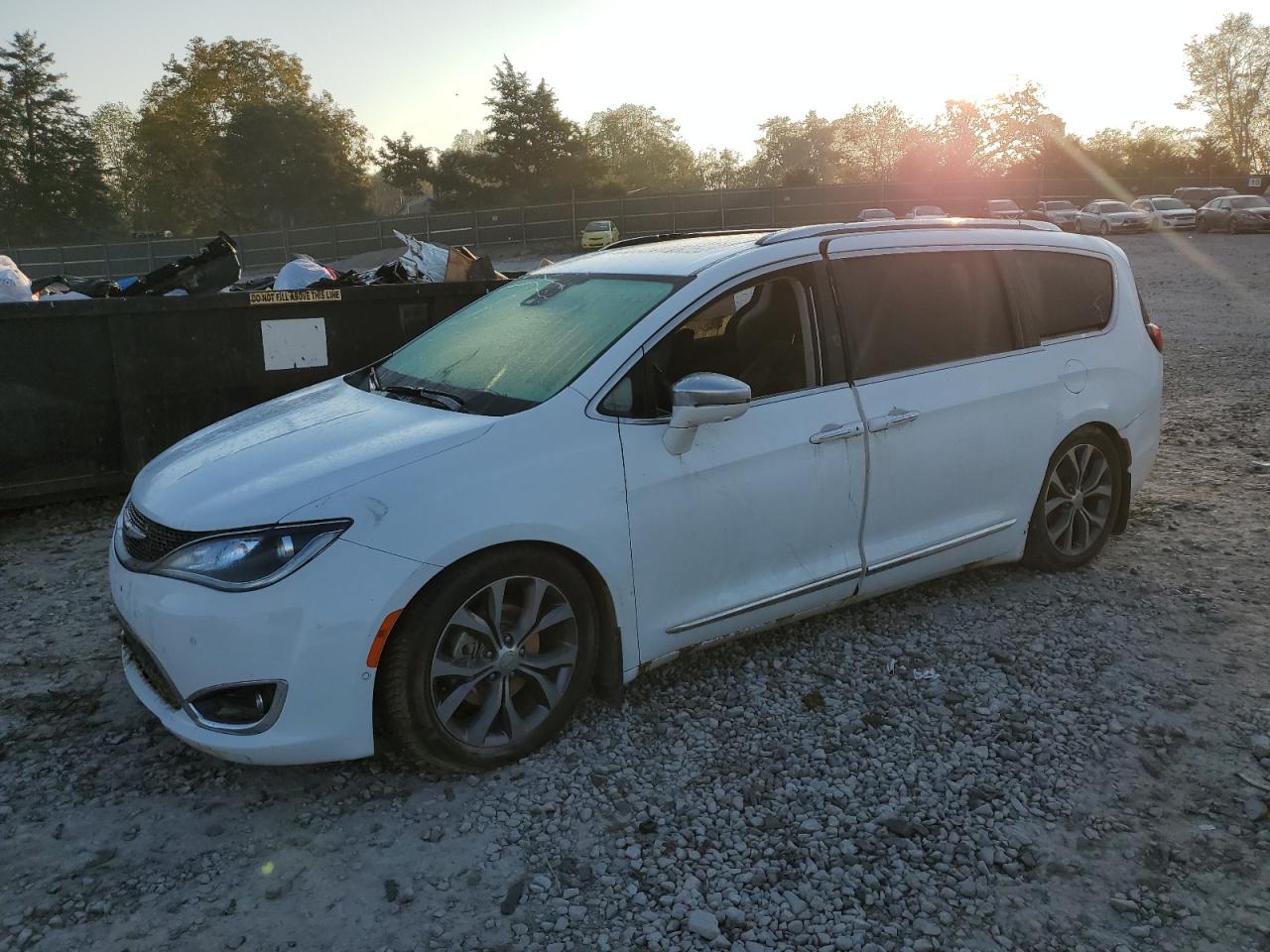 CHRYSLER PACIFICA L 2017