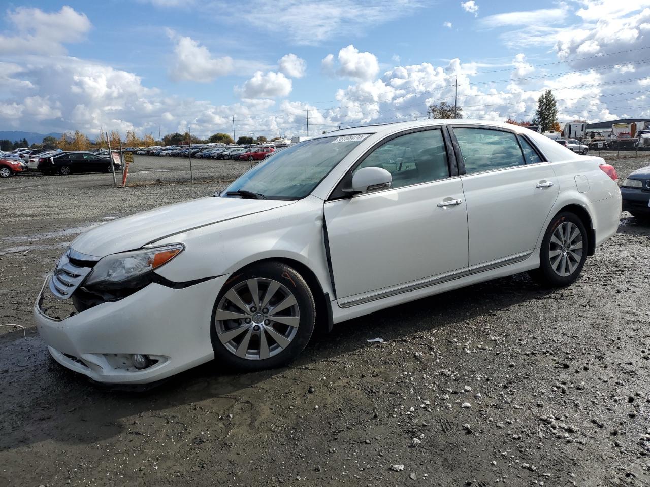 TOYOTA AVALON BAS 2011