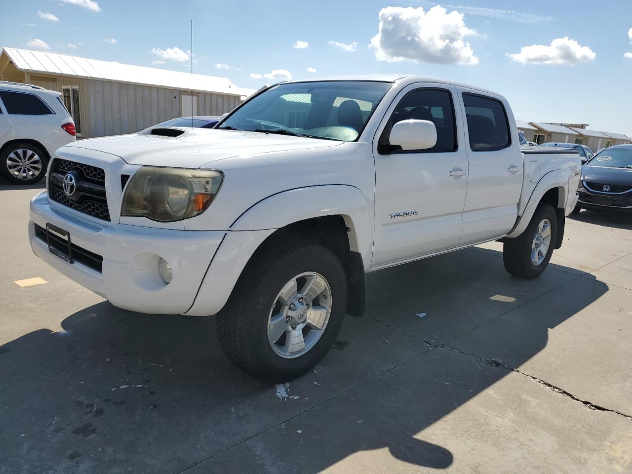 TOYOTA TACOMA DOU 2011