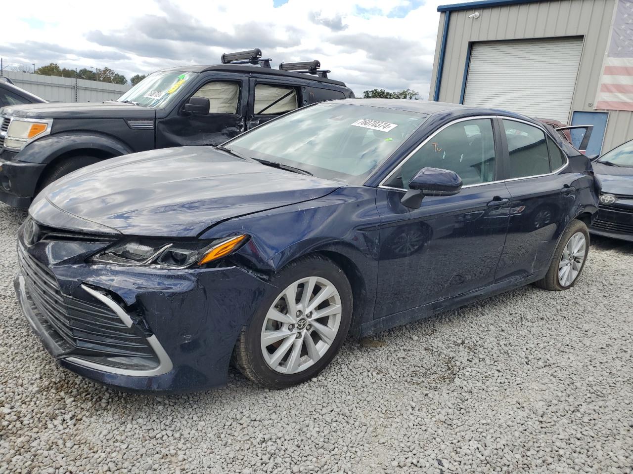 TOYOTA CAMRY LE 2021