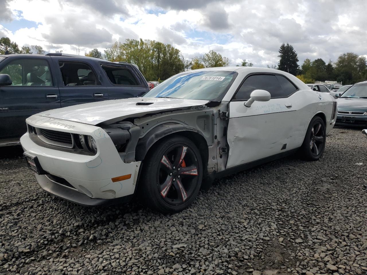 DODGE CHALLENGER 2013