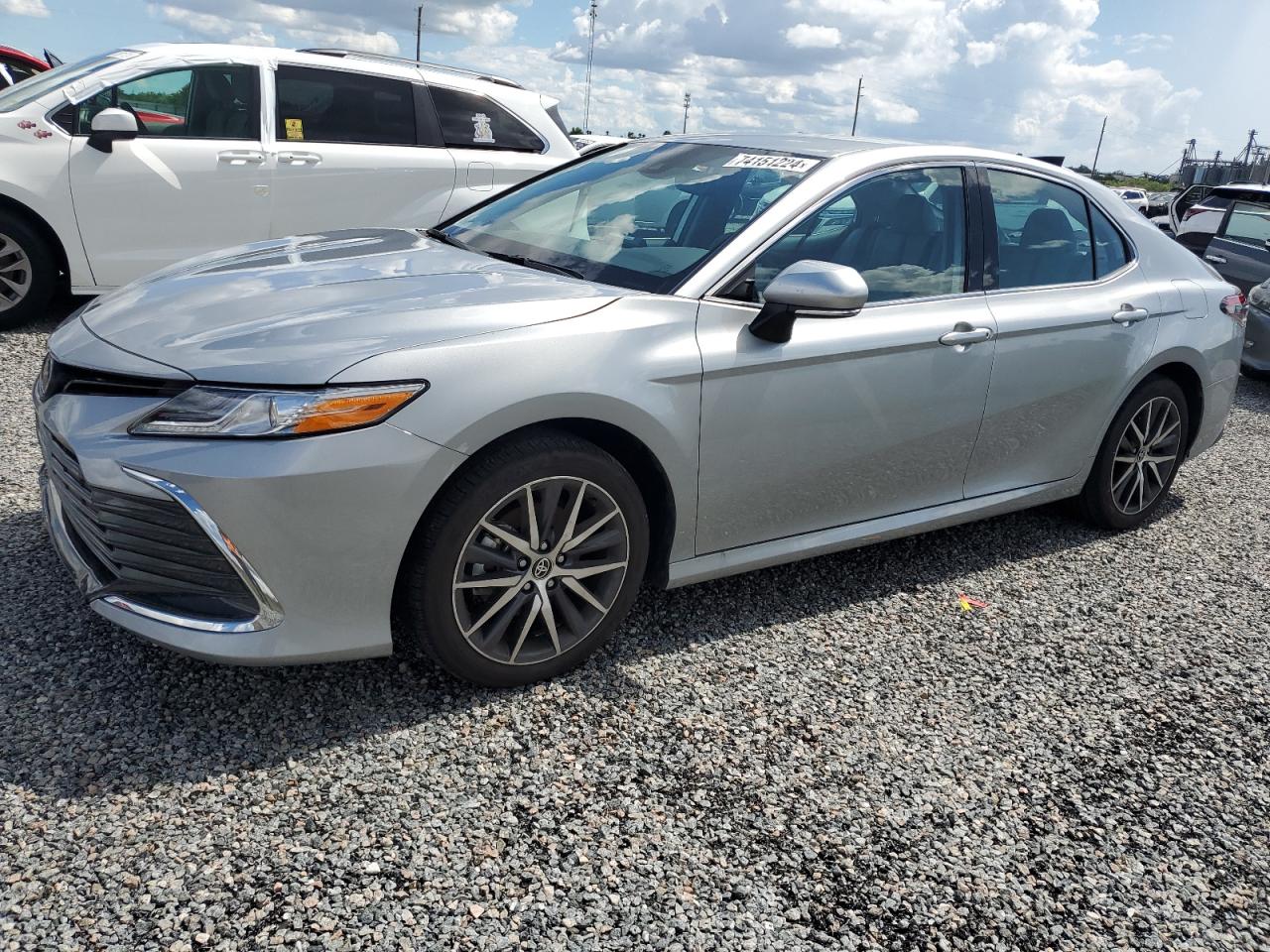 TOYOTA CAMRY XLE 2024