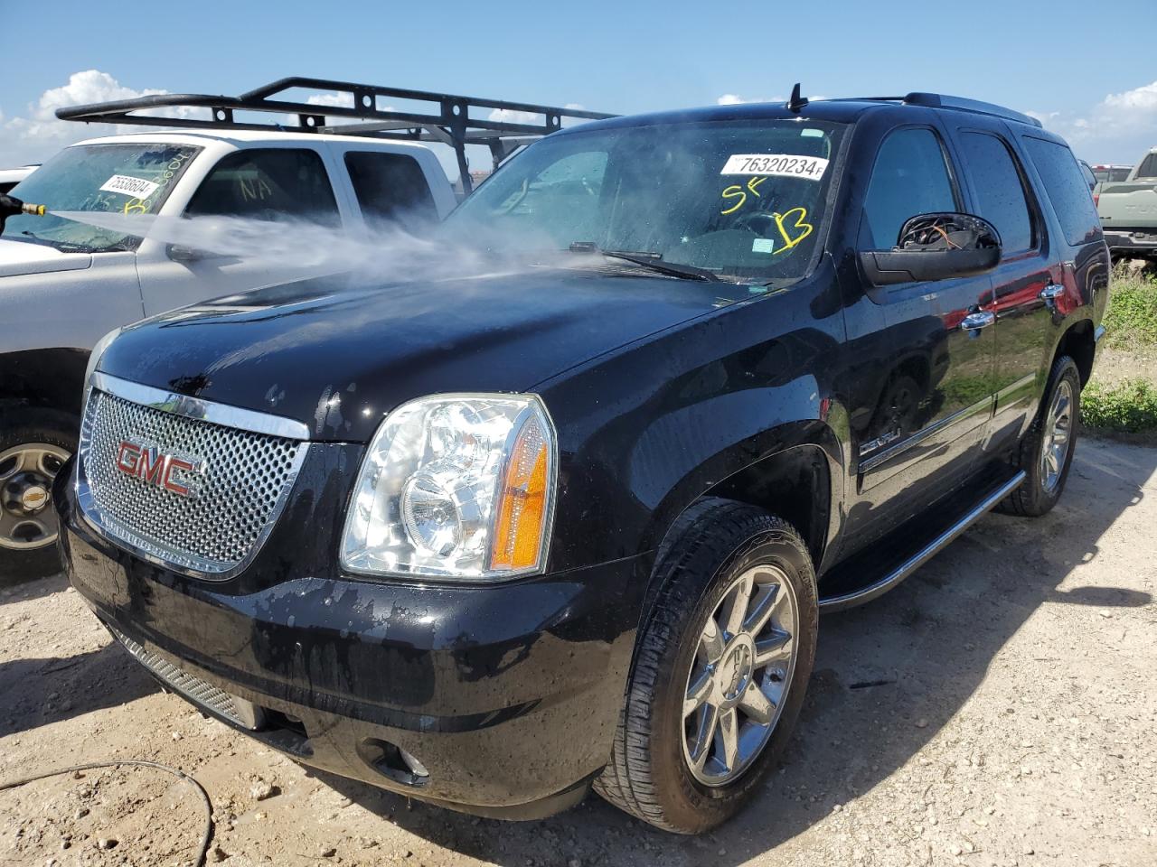 GMC YUKON DENA 2013