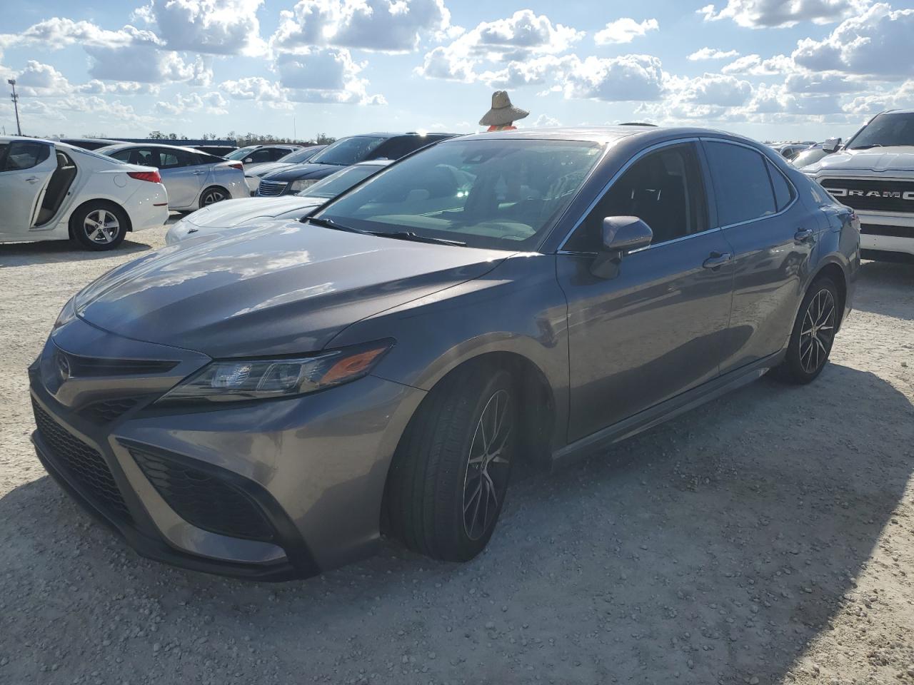TOYOTA CAMRY SE N 2024