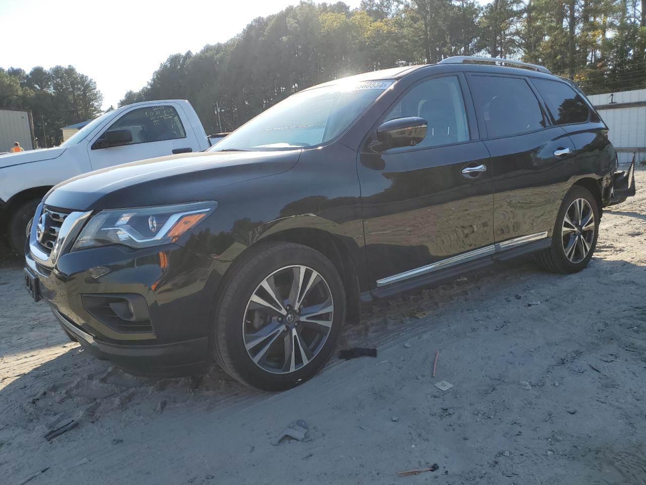 NISSAN PATHFINDER 2017
