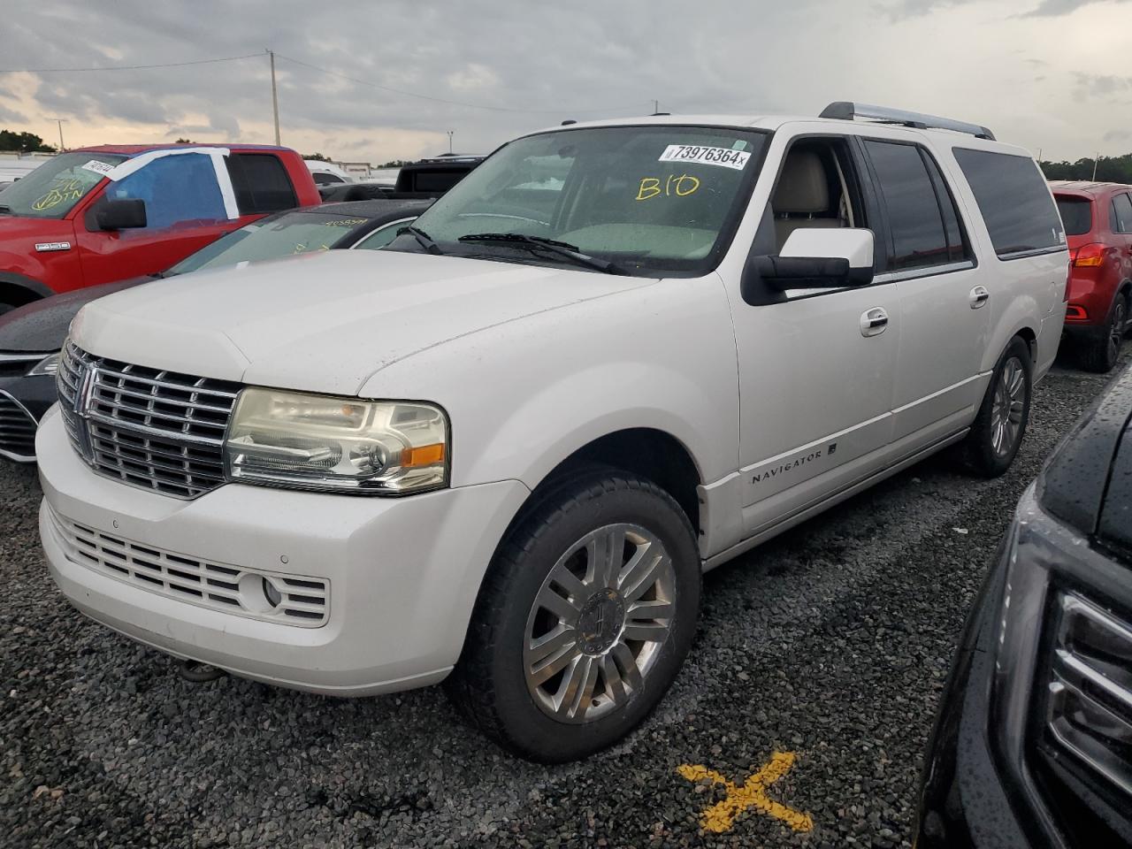 LINCOLN NAVIGATOR 2013