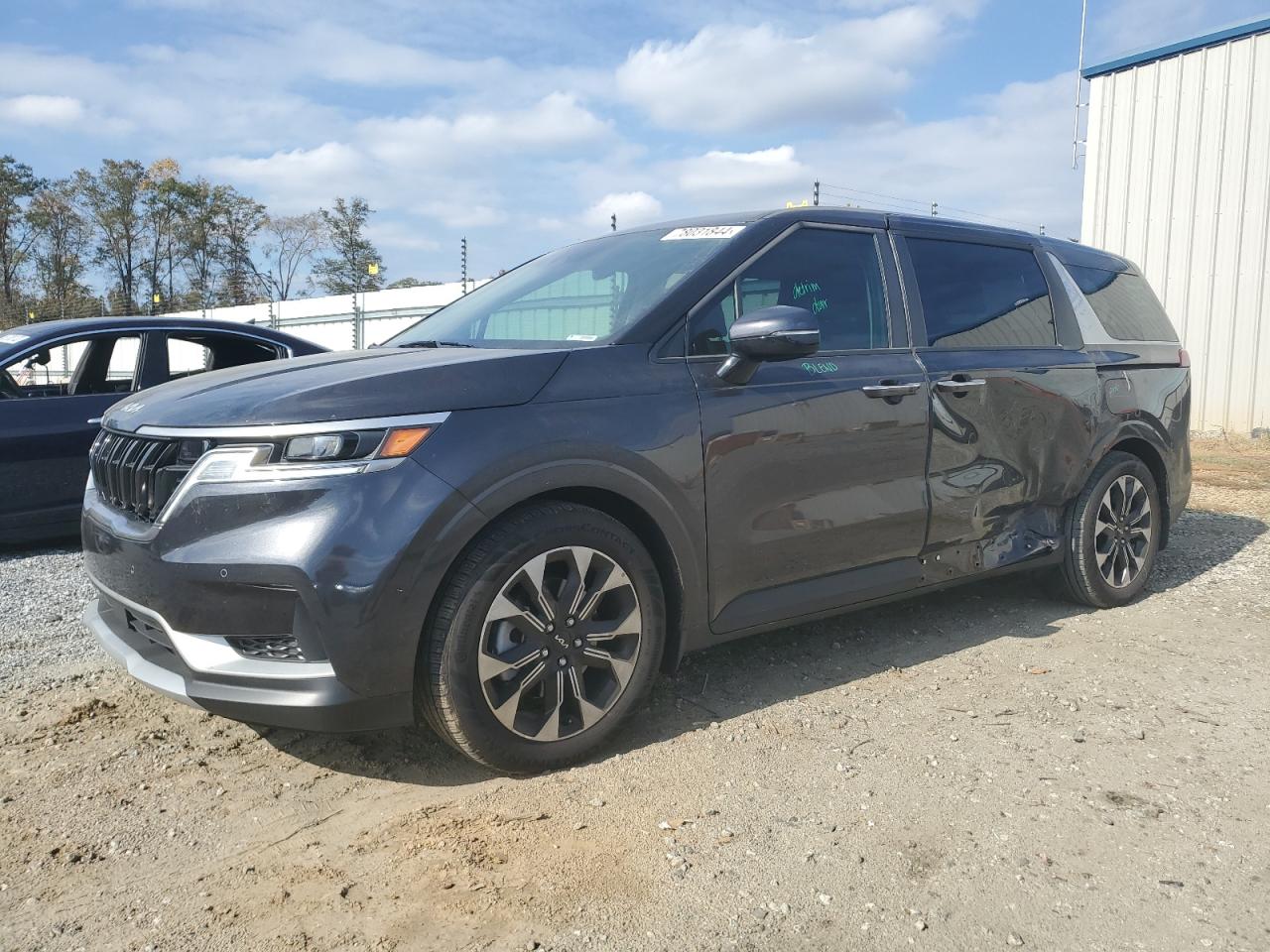 KIA CARNIVAL E 2024