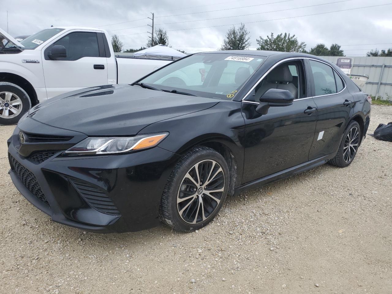 TOYOTA CAMRY SE 2020