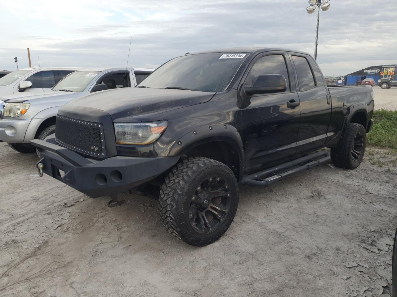 TOYOTA TUNDRA DOU 2011