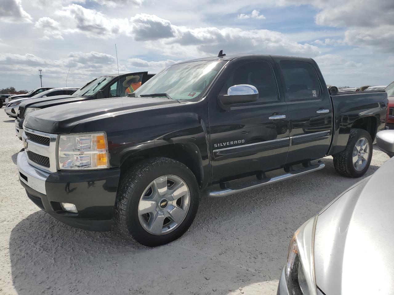 CHEVROLET SILVERADO 2011