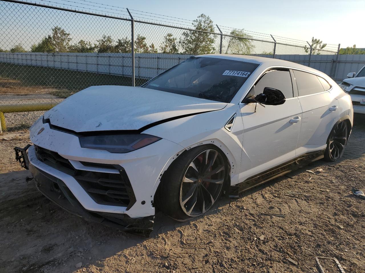LAMBORGHINI URUS 2022