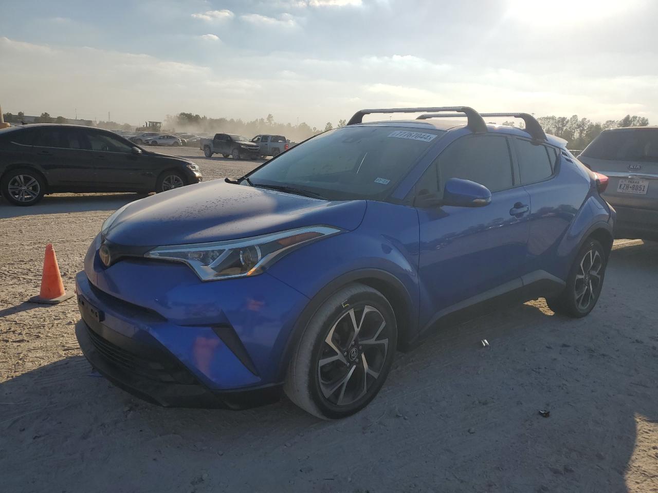 TOYOTA C-HR XLE 2019