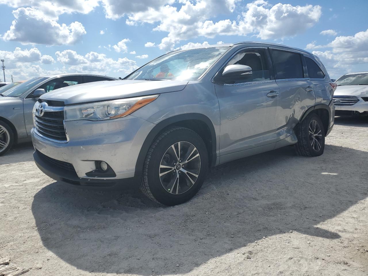 TOYOTA HIGHLANDER 2016