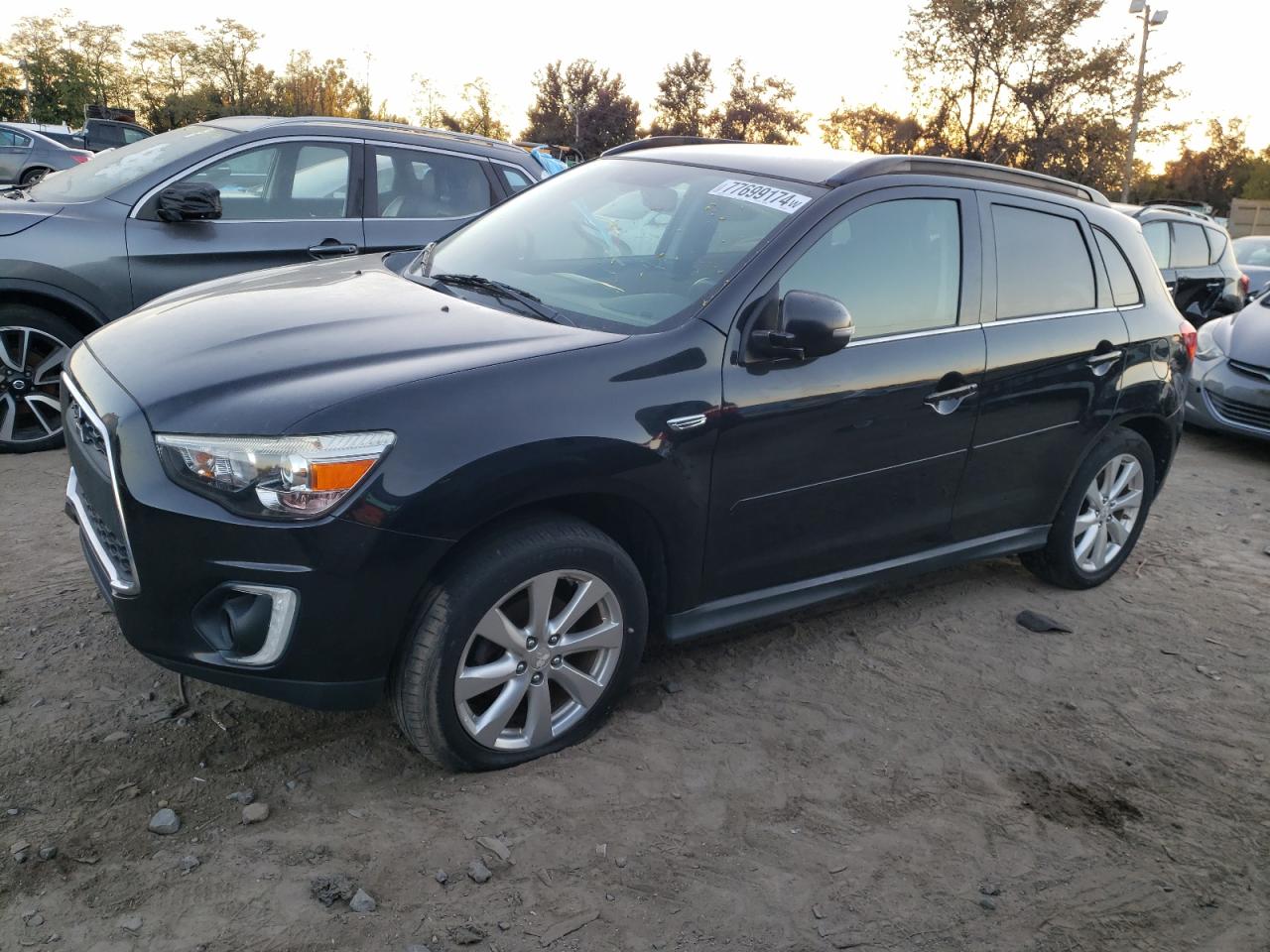 MITSUBISHI OUTLANDER 2015