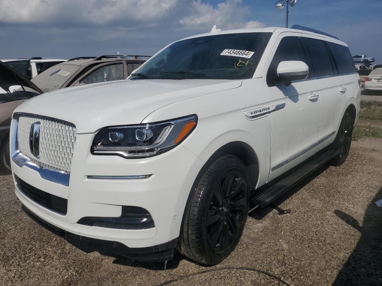 LINCOLN NAVIGATOR 2023