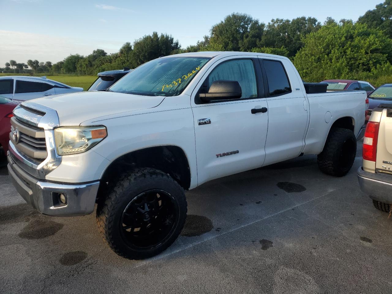 TOYOTA TUNDRA DOU 2014