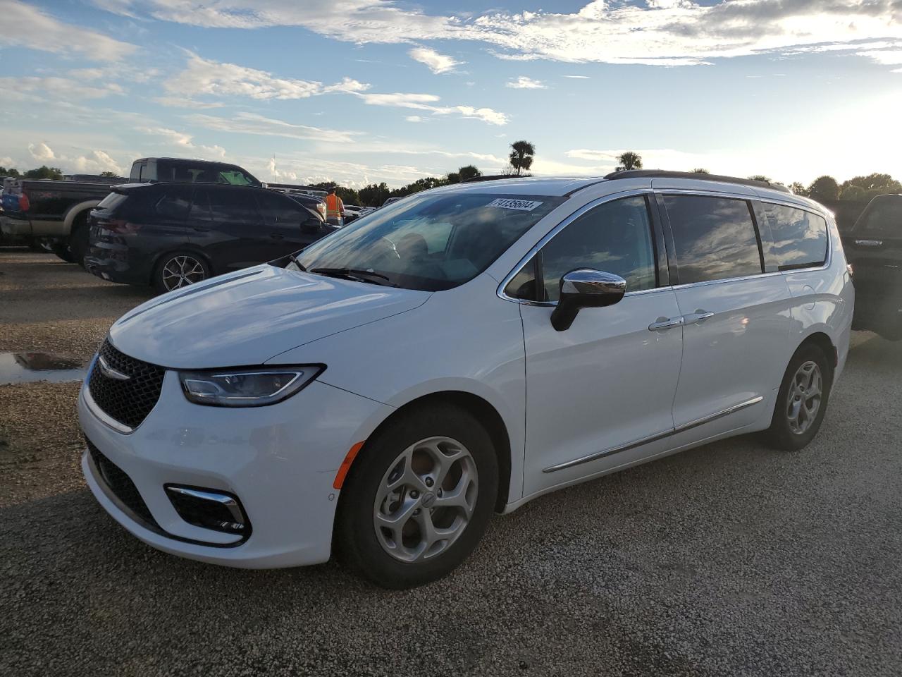 CHRYSLER PACIFICA L 2023