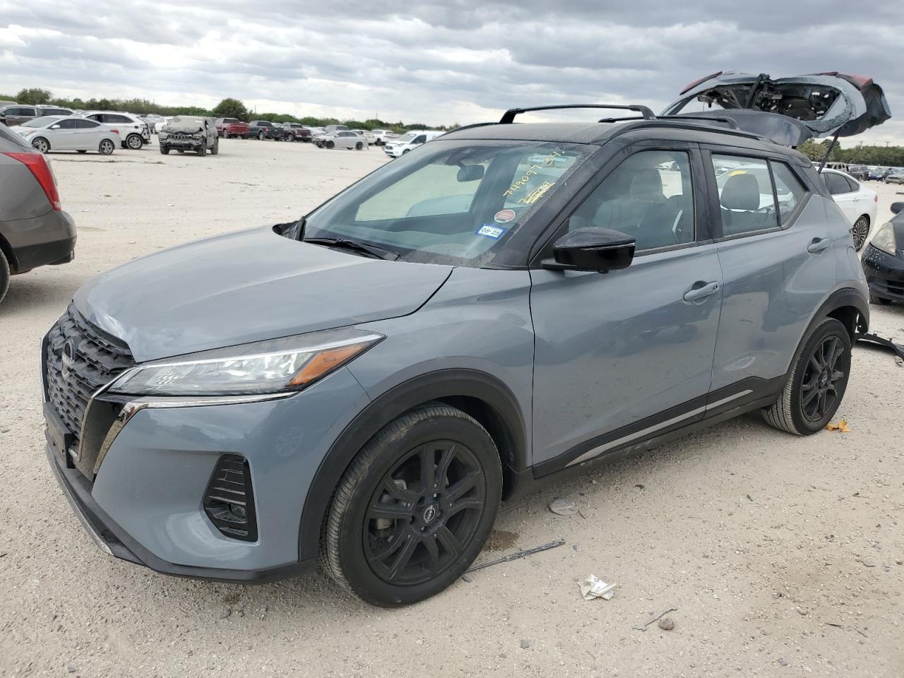 NISSAN KICKS SR 2023