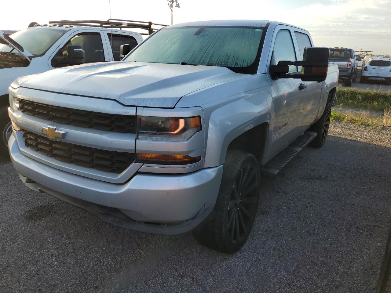 CHEVROLET SILVERADO 2018