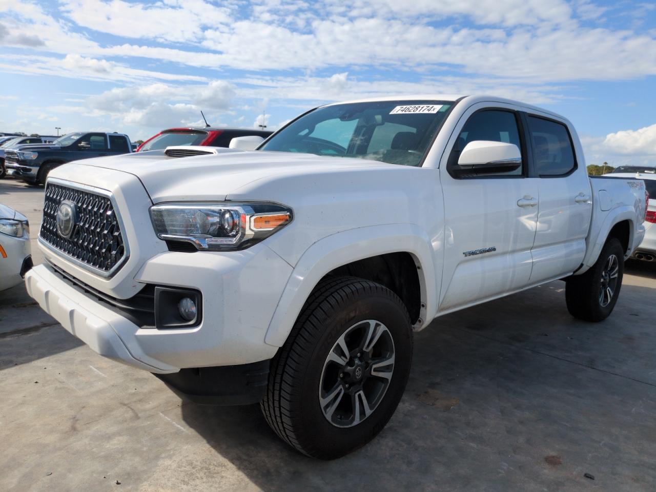 TOYOTA TACOMA DOU 2019