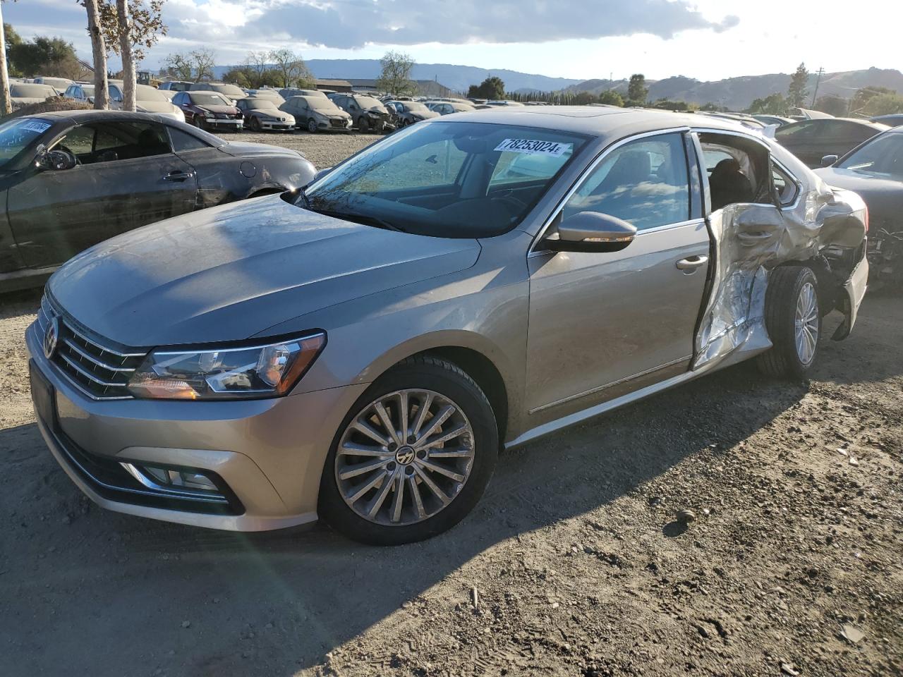 VOLKSWAGEN PASSAT SE 2016