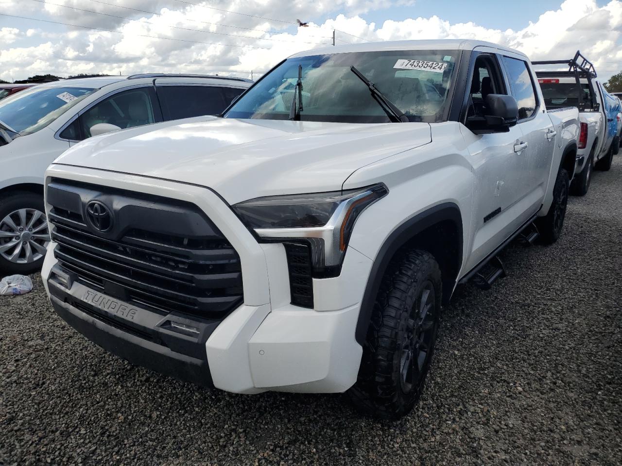TOYOTA TUNDRA CRE 2024