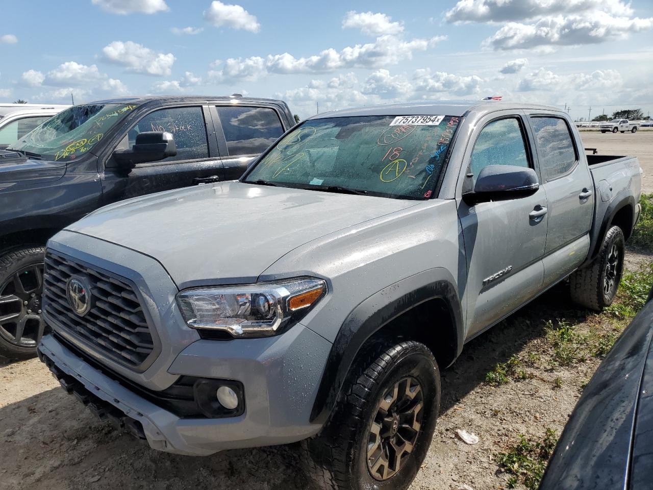 TOYOTA TACOMA DOU 2021