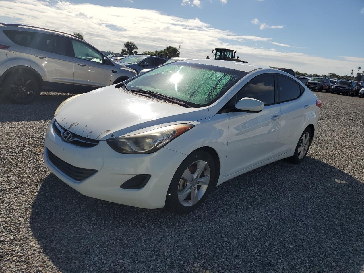 HYUNDAI ELANTRA GL 2013