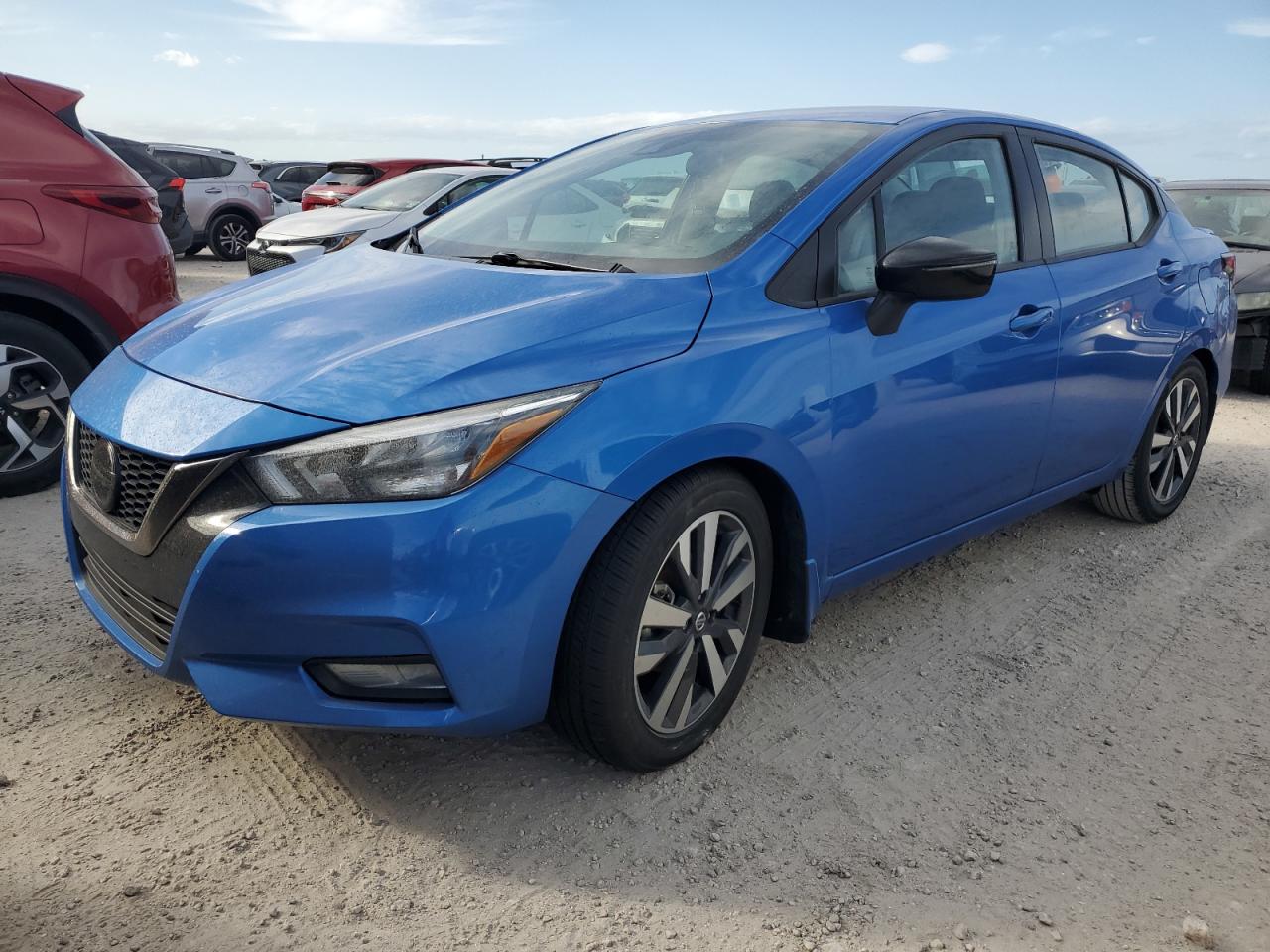 NISSAN VERSA SR 2021