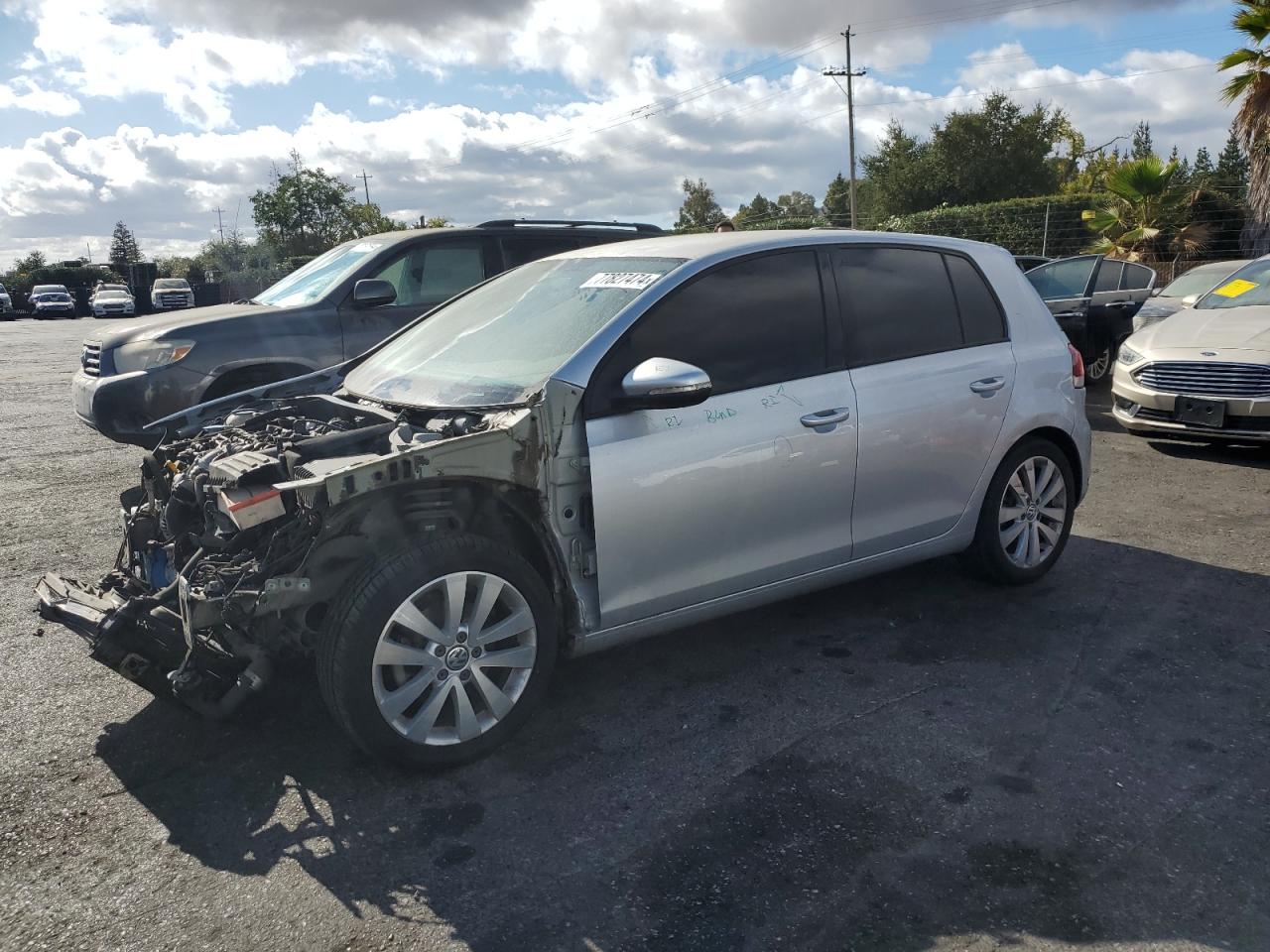 VOLKSWAGEN GOLF 2014