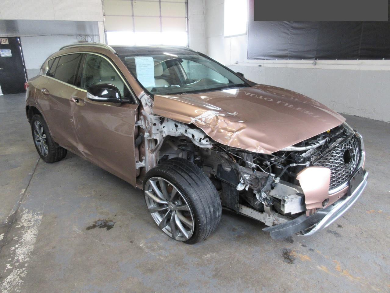 INFINITI QX30 BASE 2017