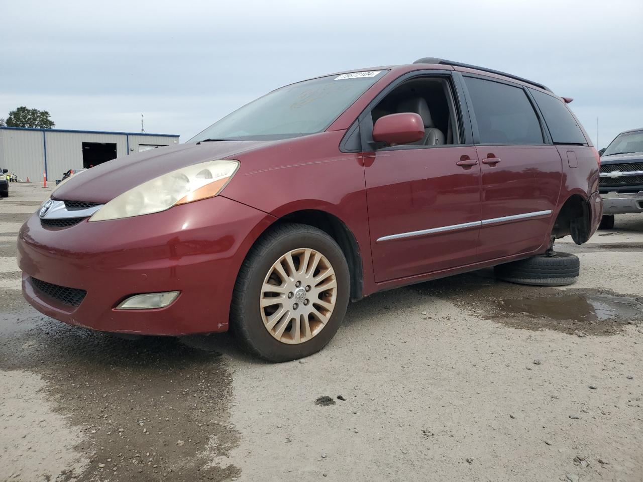 TOYOTA SIENNA XLE 2009