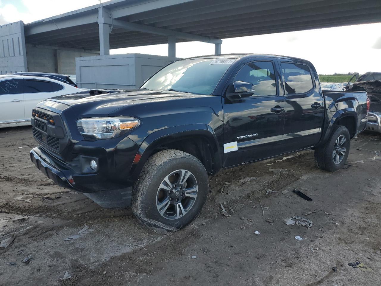 TOYOTA TACOMA DOU 2018