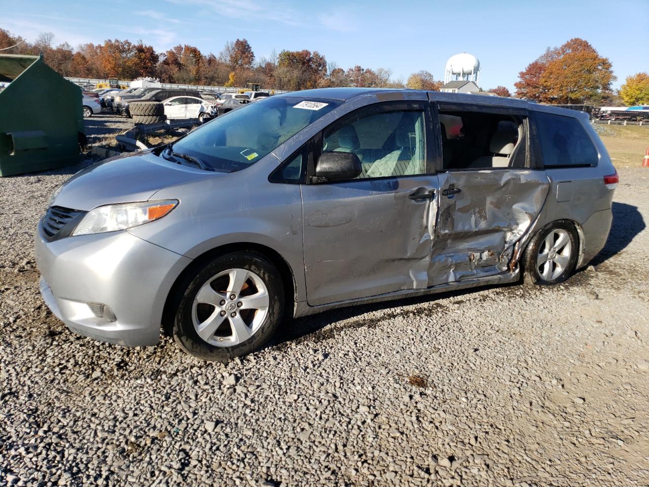 TOYOTA SIENNA 2011
