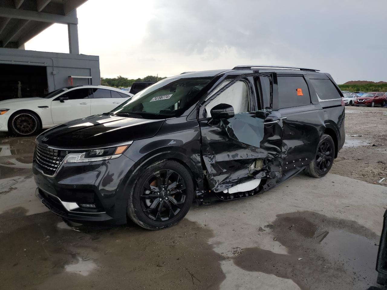 KIA CARNIVAL S 2024