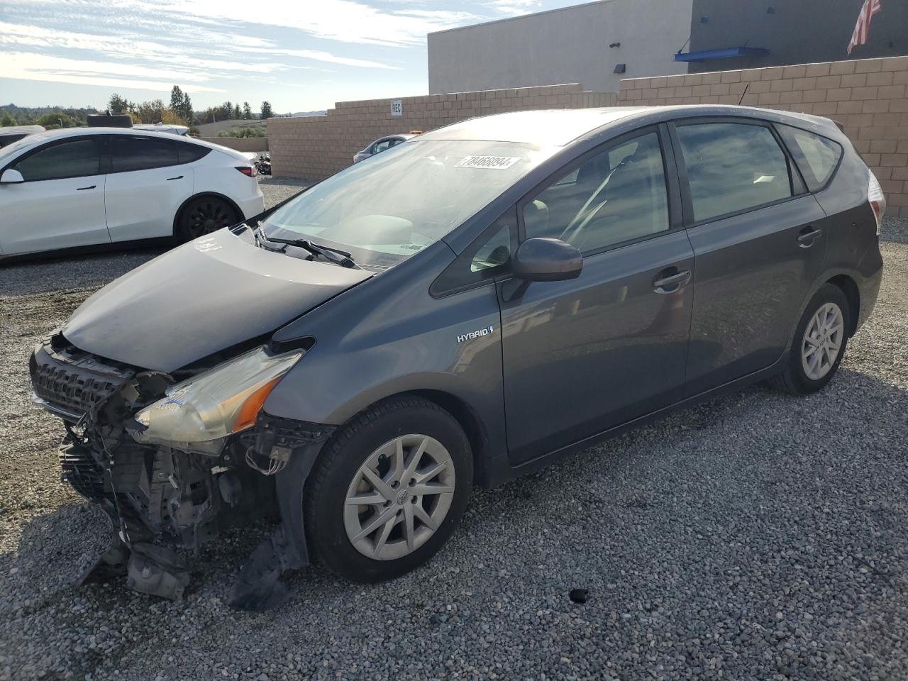 TOYOTA PRIUS V 2013