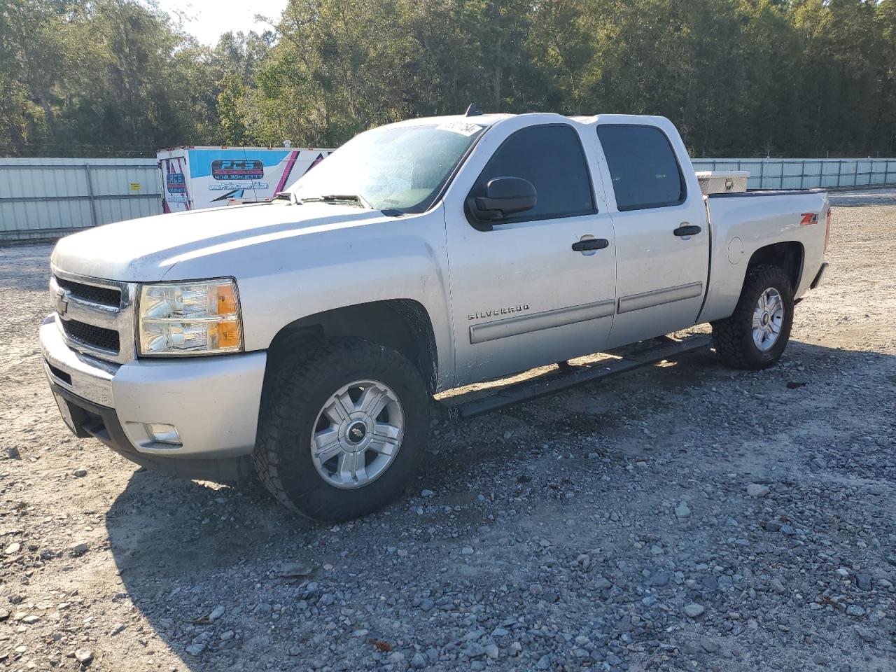 CHEVROLET SILVERADO 2011